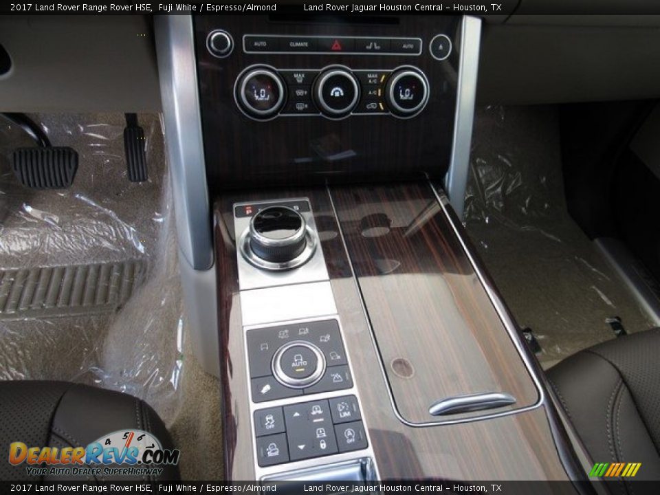 Controls of 2017 Land Rover Range Rover HSE Photo #19