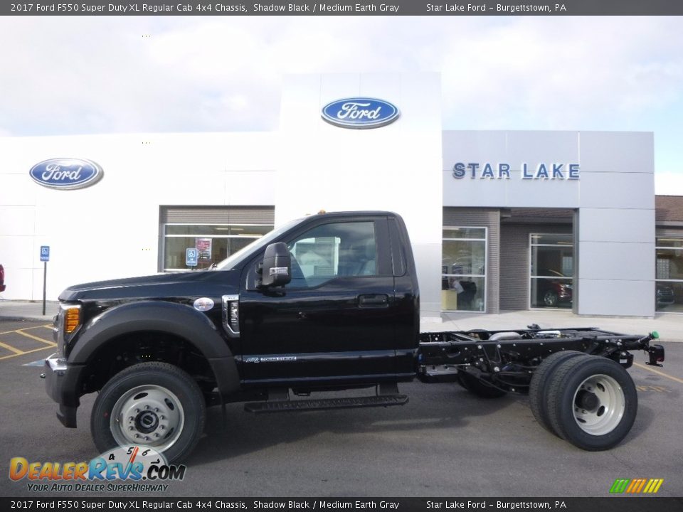 2017 Ford F550 Super Duty XL Regular Cab 4x4 Chassis Shadow Black / Medium Earth Gray Photo #1