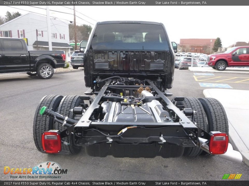 2017 Ford F550 Super Duty XL Regular Cab 4x4 Chassis Shadow Black / Medium Earth Gray Photo #8