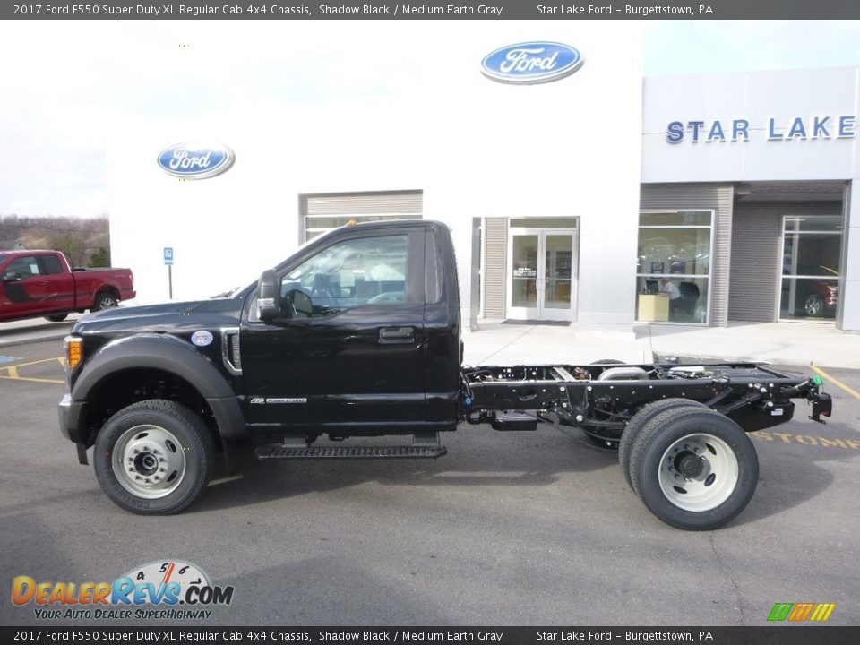 2017 Ford F550 Super Duty XL Regular Cab 4x4 Chassis Shadow Black / Medium Earth Gray Photo #10