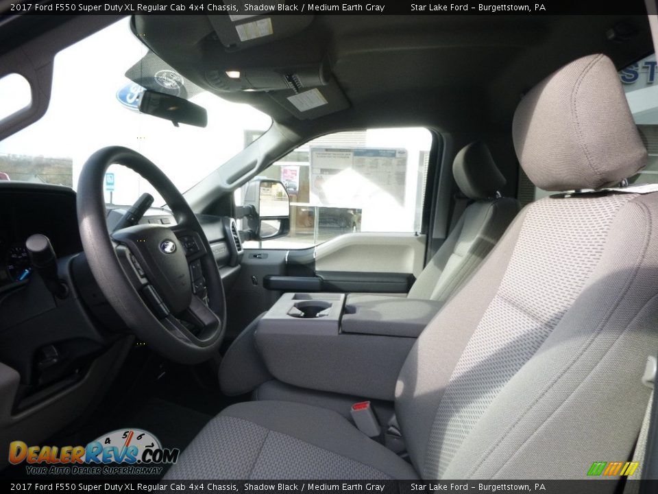 2017 Ford F550 Super Duty XL Regular Cab 4x4 Chassis Shadow Black / Medium Earth Gray Photo #11