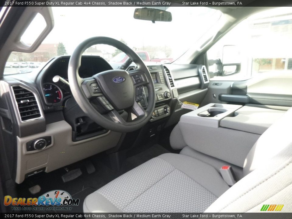 Medium Earth Gray Interior - 2017 Ford F550 Super Duty XL Regular Cab 4x4 Chassis Photo #12