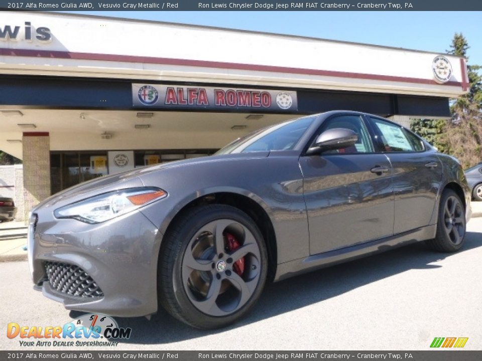 2017 Alfa Romeo Giulia AWD Vesuvio Gray Metallic / Red Photo #2