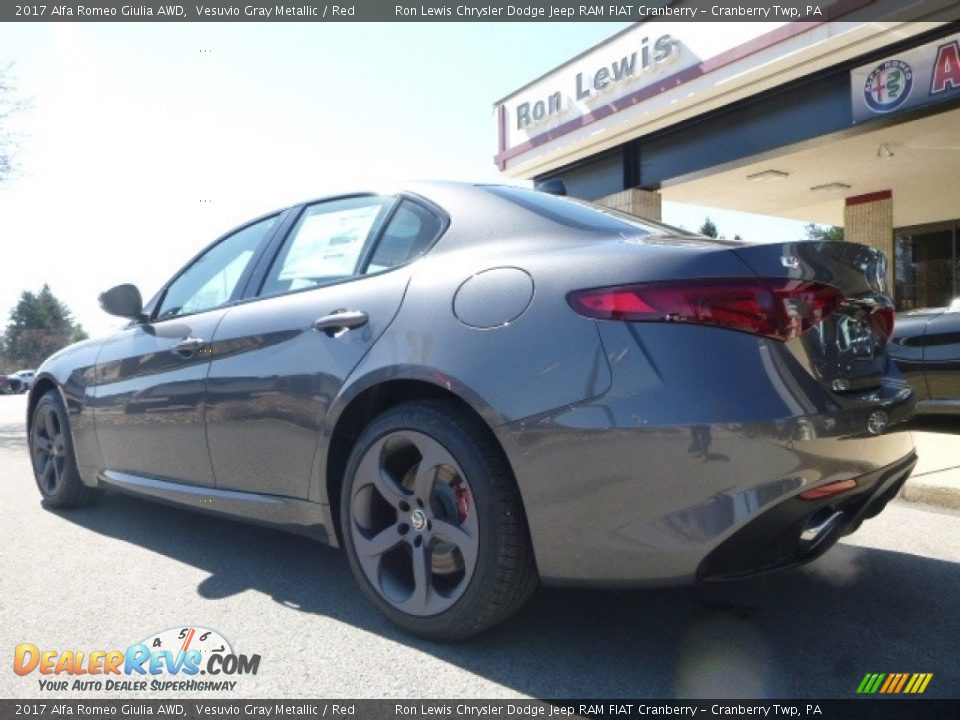2017 Alfa Romeo Giulia AWD Vesuvio Gray Metallic / Red Photo #5