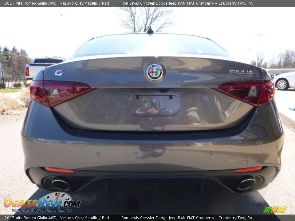 2017 Alfa Romeo Giulia AWD Vesuvio Gray Metallic / Red Photo #6