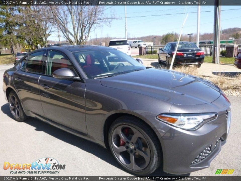 Front 3/4 View of 2017 Alfa Romeo Giulia AWD Photo #10