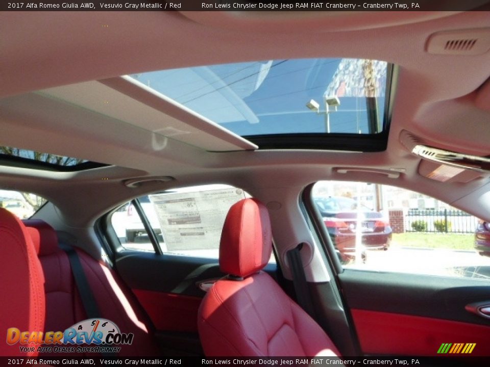 2017 Alfa Romeo Giulia AWD Vesuvio Gray Metallic / Red Photo #17