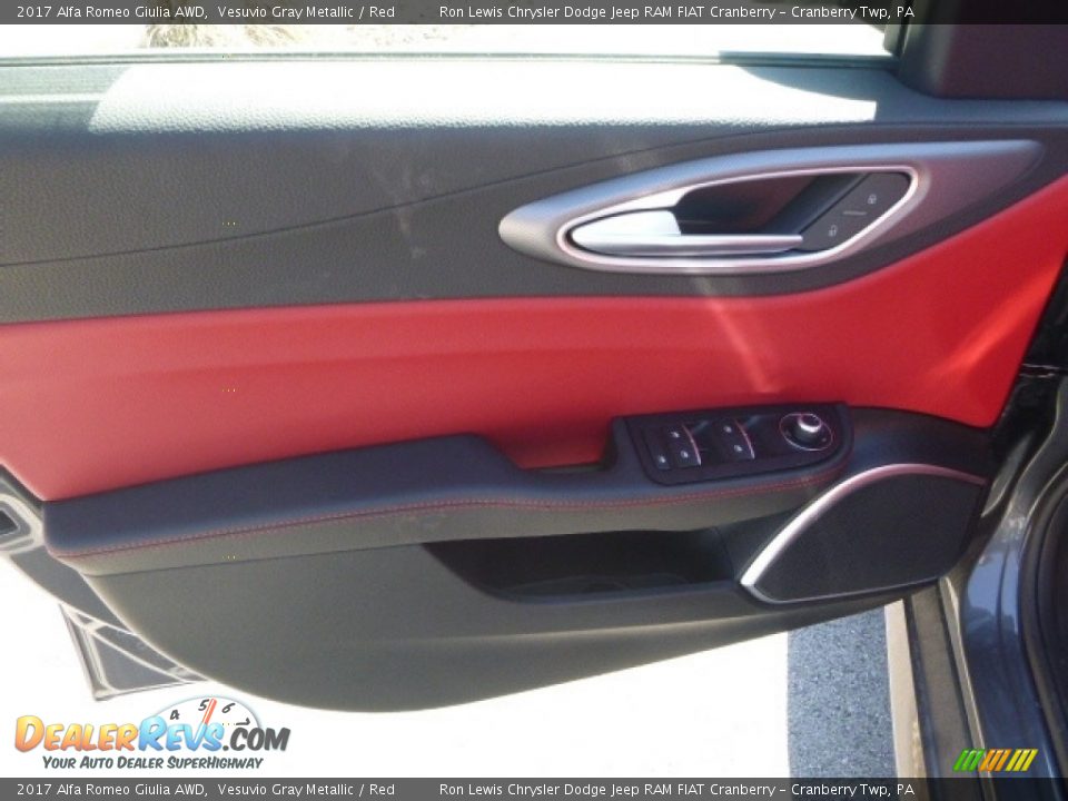 2017 Alfa Romeo Giulia AWD Vesuvio Gray Metallic / Red Photo #22