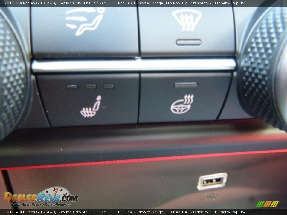 2017 Alfa Romeo Giulia AWD Vesuvio Gray Metallic / Red Photo #25