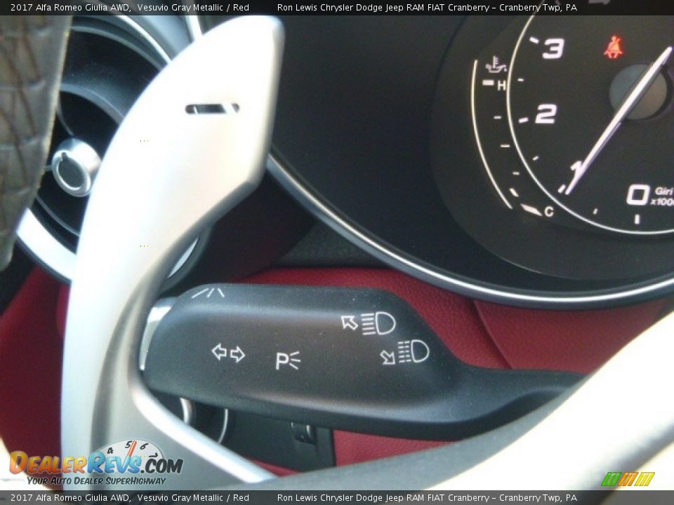 2017 Alfa Romeo Giulia AWD Shifter Photo #30