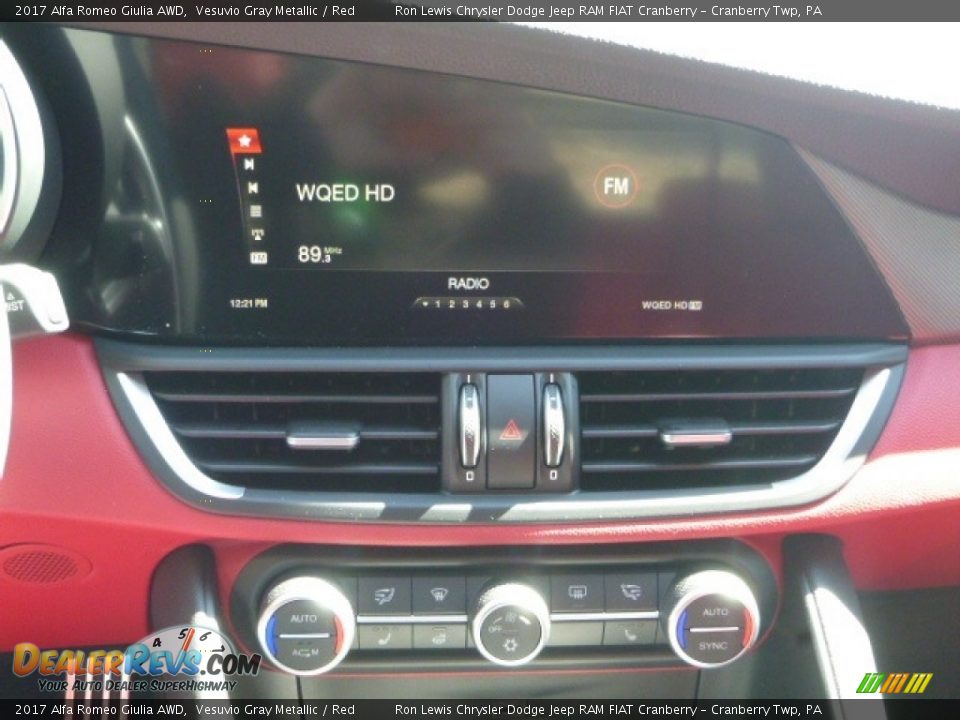 Controls of 2017 Alfa Romeo Giulia AWD Photo #32