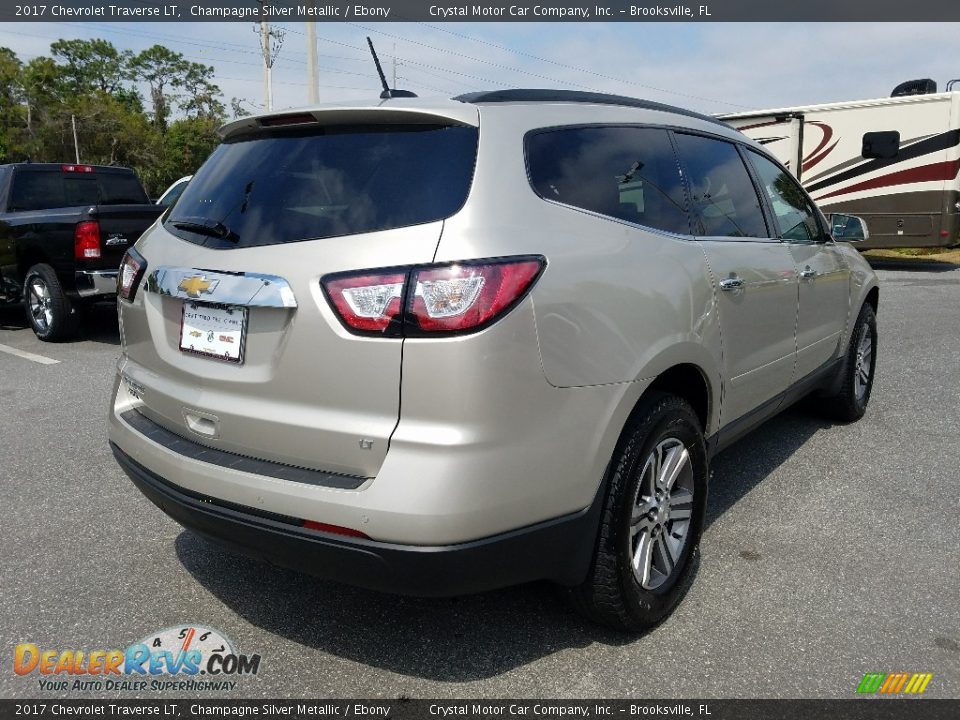 2017 Chevrolet Traverse LT Champagne Silver Metallic / Ebony Photo #5