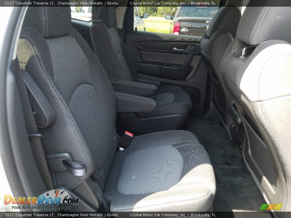 2017 Chevrolet Traverse LT Champagne Silver Metallic / Ebony Photo #11