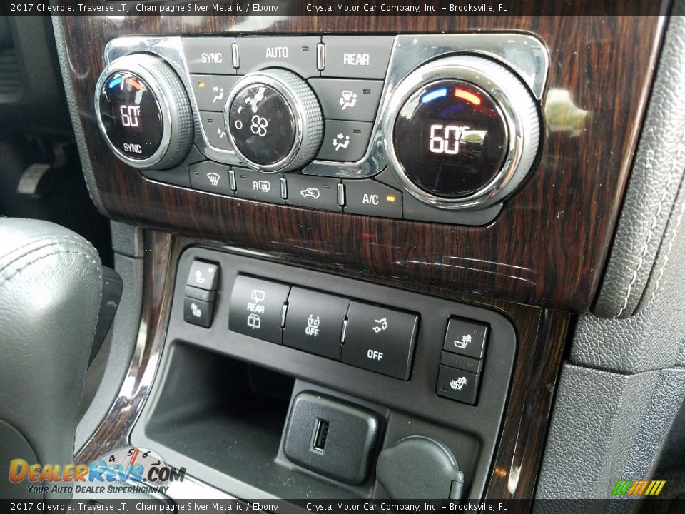 2017 Chevrolet Traverse LT Champagne Silver Metallic / Ebony Photo #16