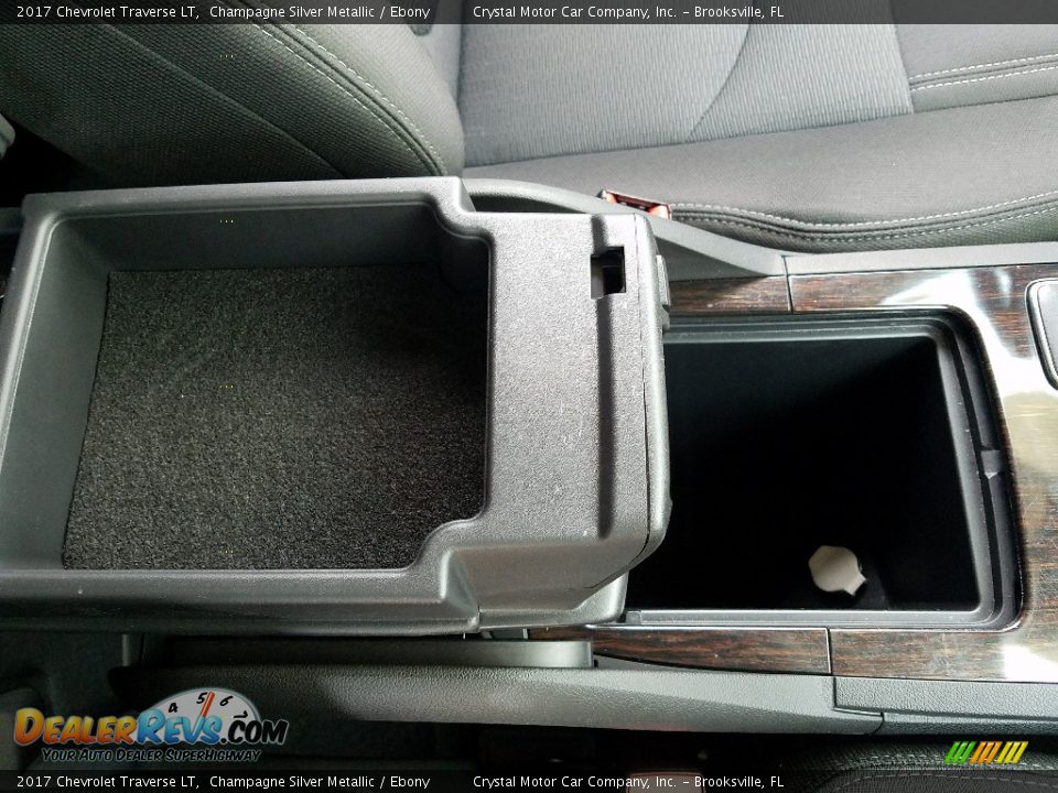 2017 Chevrolet Traverse LT Champagne Silver Metallic / Ebony Photo #18