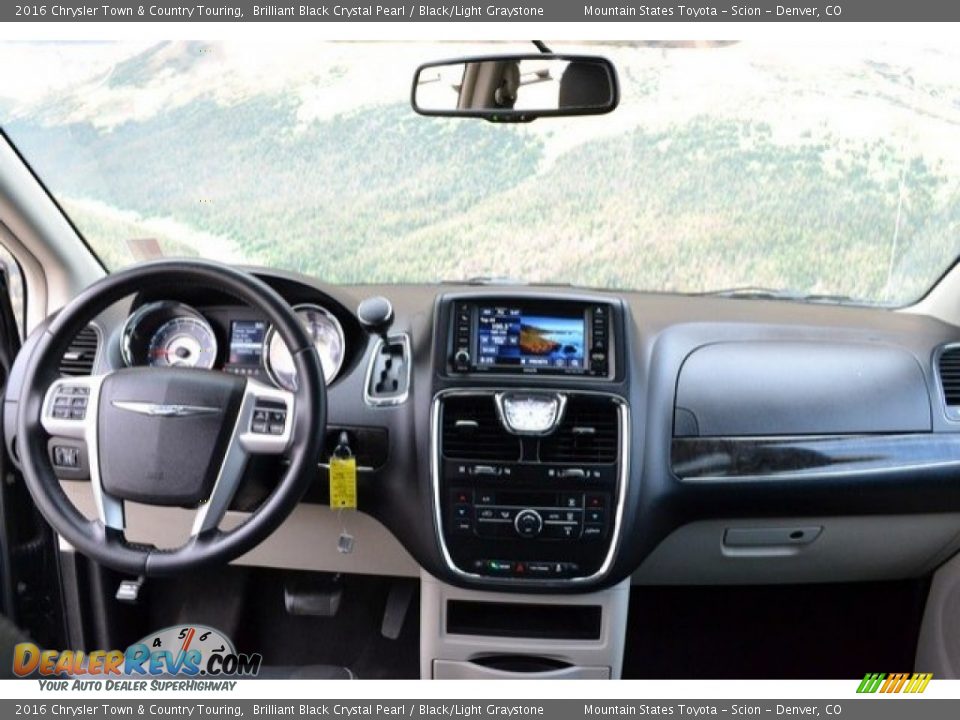 2016 Chrysler Town & Country Touring Brilliant Black Crystal Pearl / Black/Light Graystone Photo #13