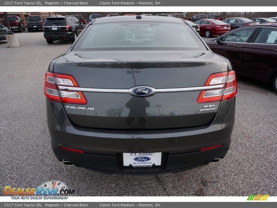 2017 Ford Taurus SEL Magnetic / Charcoal Black Photo #3