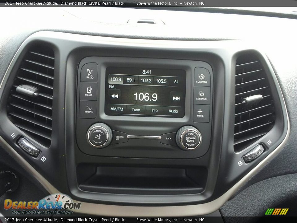 Controls of 2017 Jeep Cherokee Altitude Photo #13