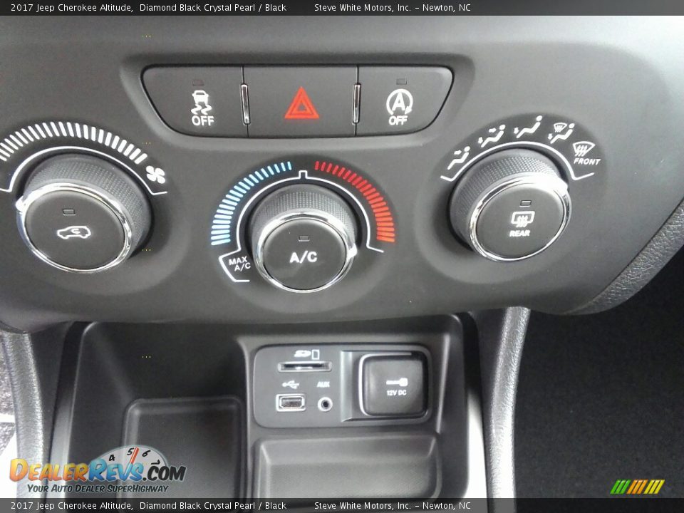 Controls of 2017 Jeep Cherokee Altitude Photo #15