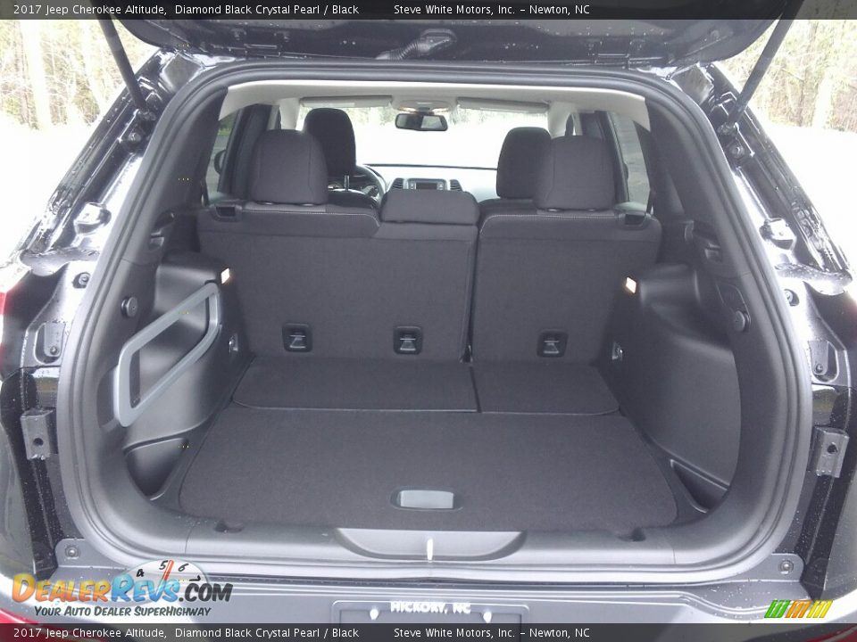 2017 Jeep Cherokee Altitude Trunk Photo #18