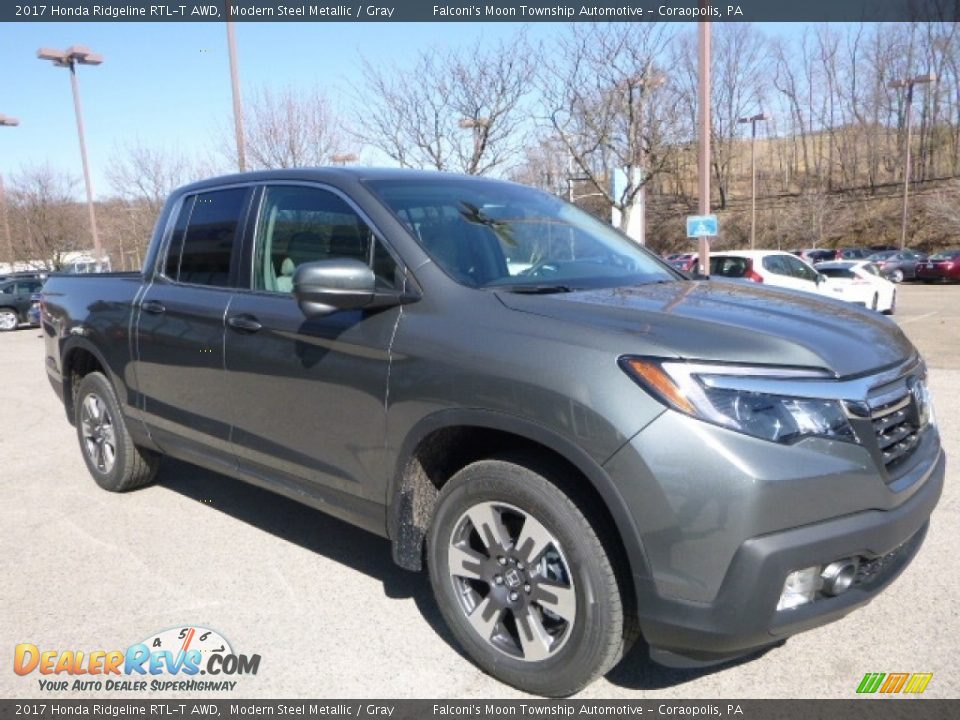 Front 3/4 View of 2017 Honda Ridgeline RTL-T AWD Photo #5