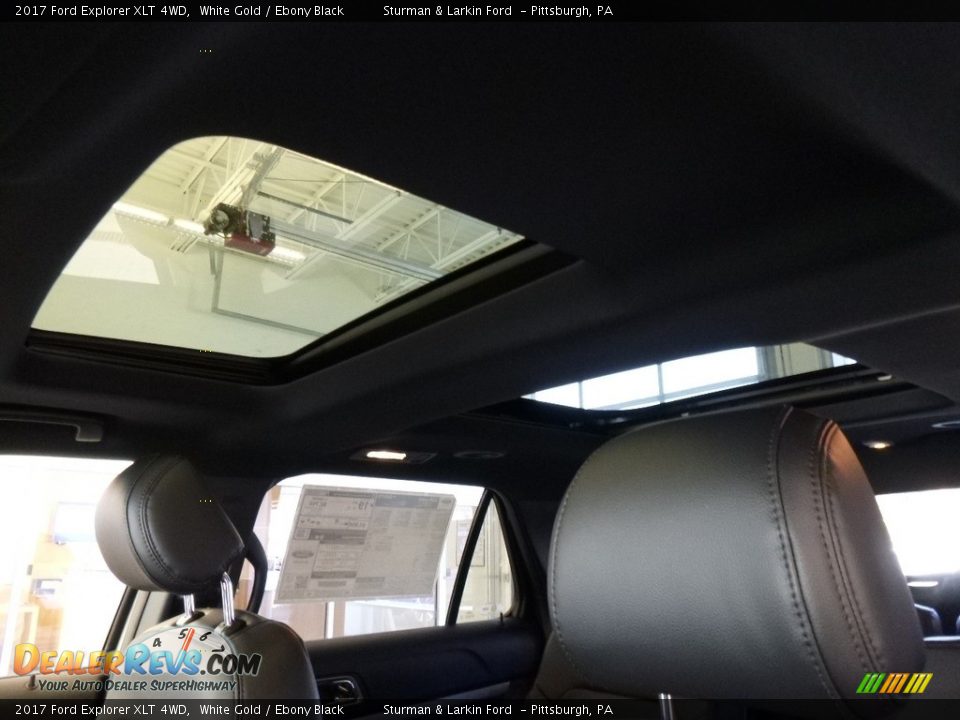2017 Ford Explorer XLT 4WD White Gold / Ebony Black Photo #12