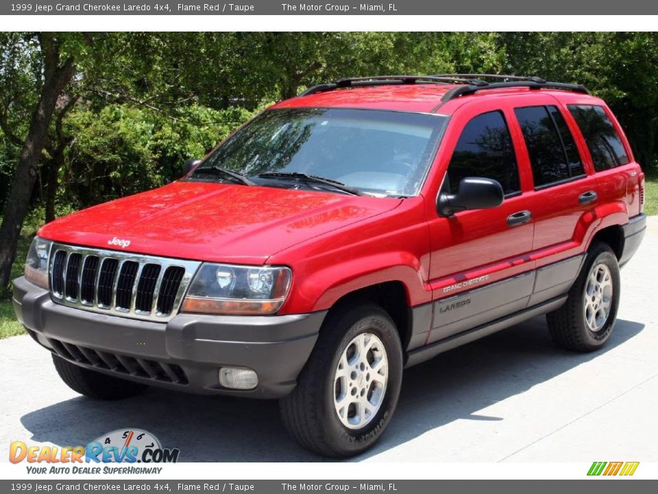 1999 Jeep Grand Cherokee Laredo 4x4 Flame Red / Taupe Photo #1