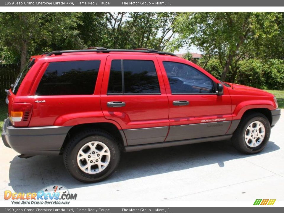 1999 Jeep Grand Cherokee Laredo 4x4 Flame Red / Taupe Photo #8