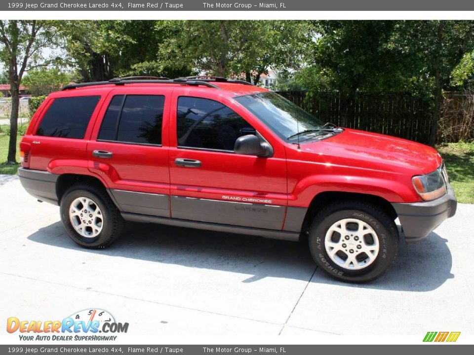 1999 Jeep Grand Cherokee Laredo 4x4 Flame Red / Taupe Photo #9