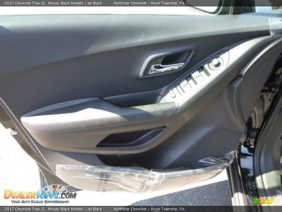2017 Chevrolet Trax LS Mosaic Black Metallic / Jet Black Photo #16