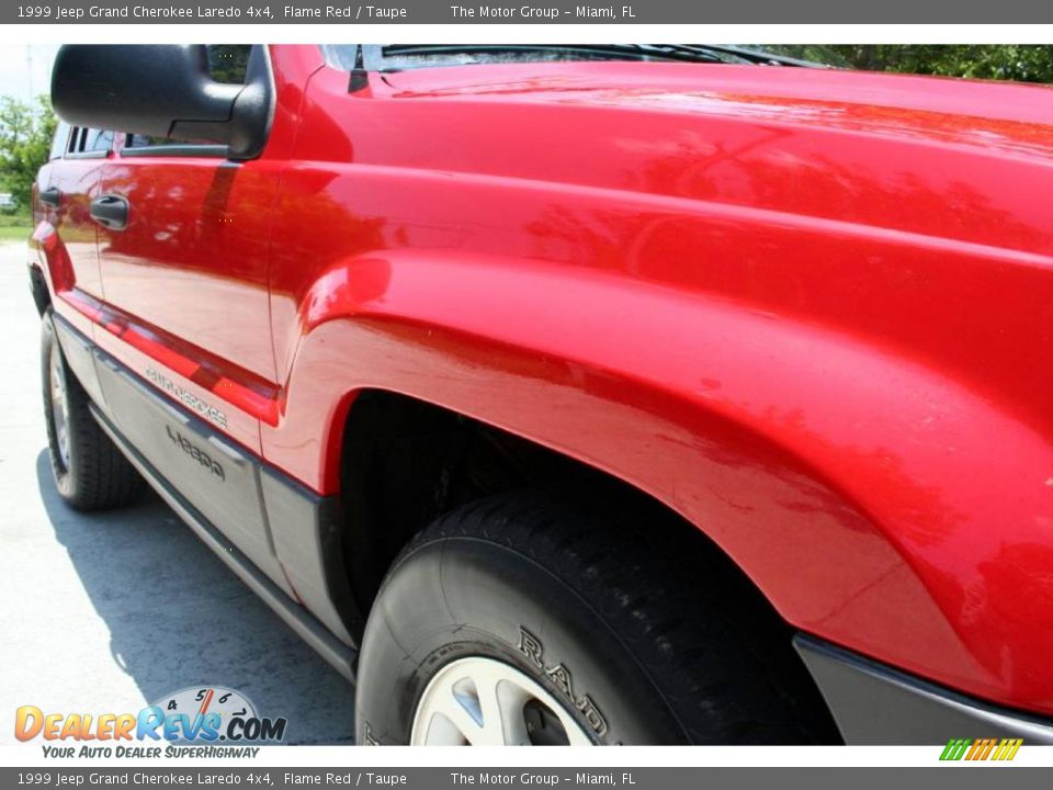 1999 Jeep Grand Cherokee Laredo 4x4 Flame Red / Taupe Photo #14