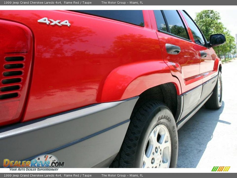 1999 Jeep Grand Cherokee Laredo 4x4 Flame Red / Taupe Photo #15