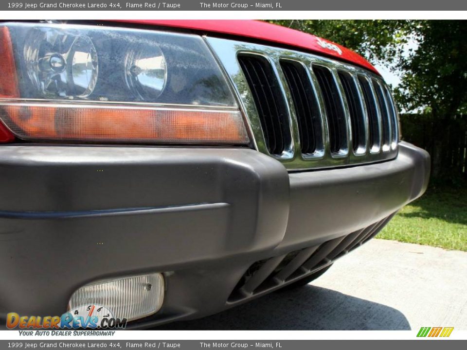 1999 Jeep Grand Cherokee Laredo 4x4 Flame Red / Taupe Photo #17