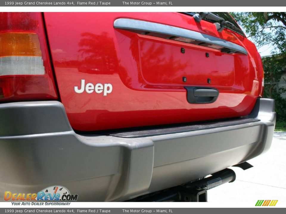 1999 Jeep Grand Cherokee Laredo 4x4 Flame Red / Taupe Photo #19