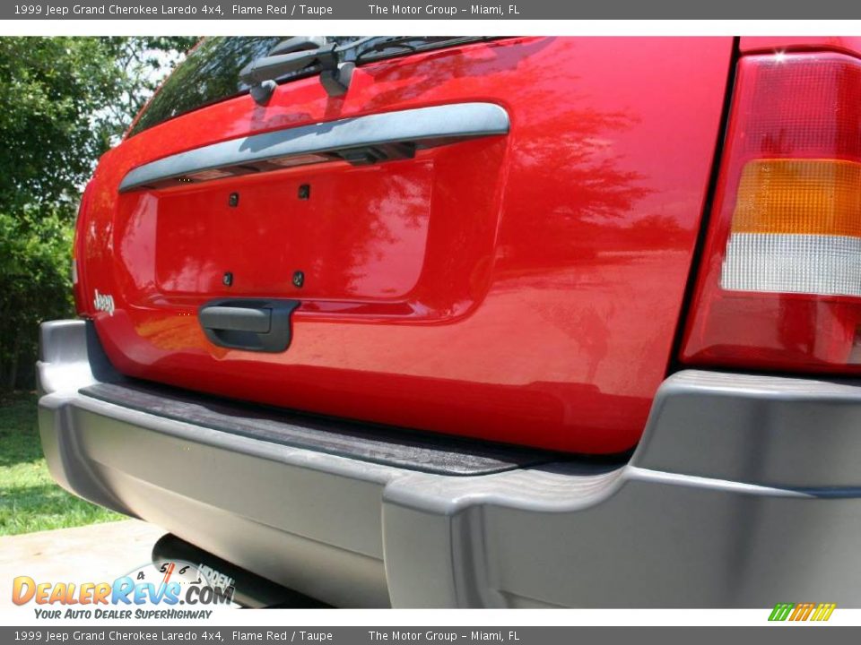 1999 Jeep Grand Cherokee Laredo 4x4 Flame Red / Taupe Photo #20