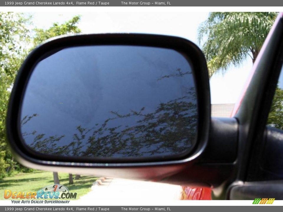 1999 Jeep Grand Cherokee Laredo 4x4 Flame Red / Taupe Photo #29
