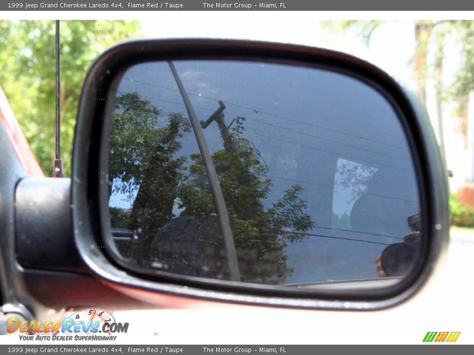 1999 Jeep Grand Cherokee Laredo 4x4 Flame Red / Taupe Photo #30