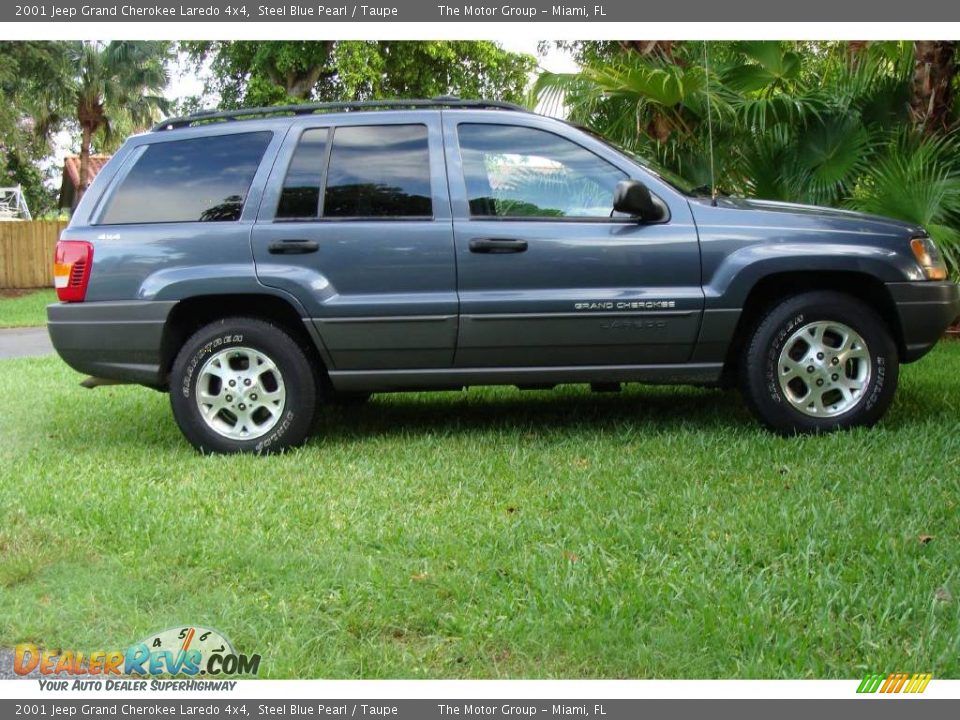 2001 Jeep Grand Cherokee Laredo 4x4 Steel Blue Pearl / Taupe Photo #7