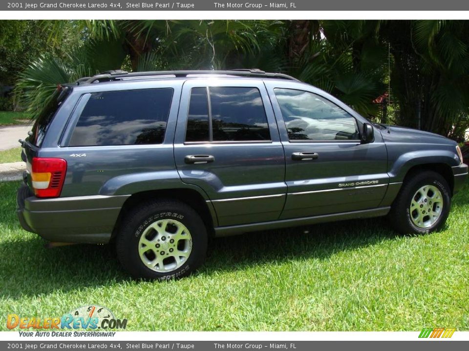 2001 Jeep Grand Cherokee Laredo 4x4 Steel Blue Pearl / Taupe Photo #11