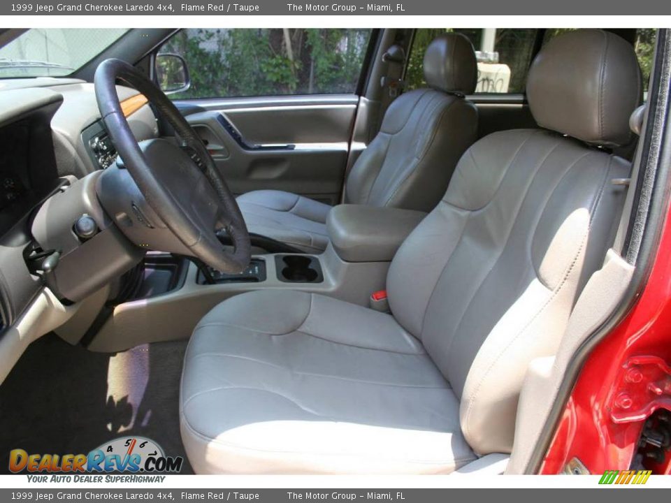 1999 Jeep Grand Cherokee Laredo 4x4 Flame Red / Taupe Photo #35
