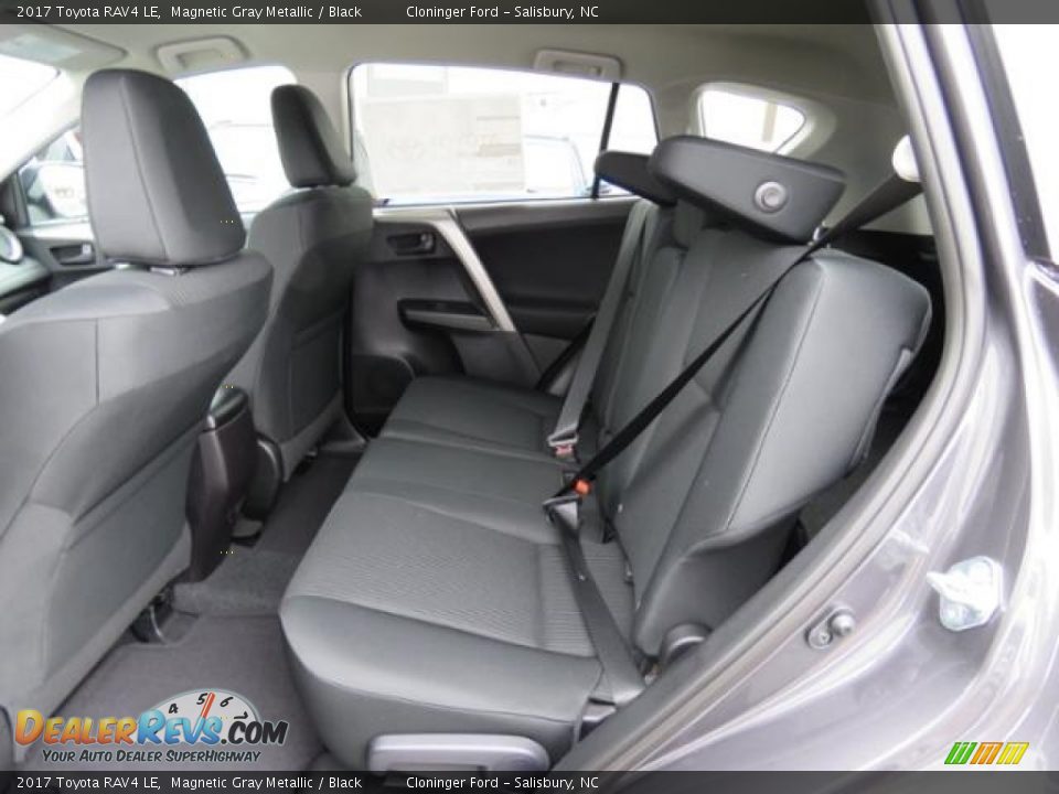 2017 Toyota RAV4 LE Magnetic Gray Metallic / Black Photo #6