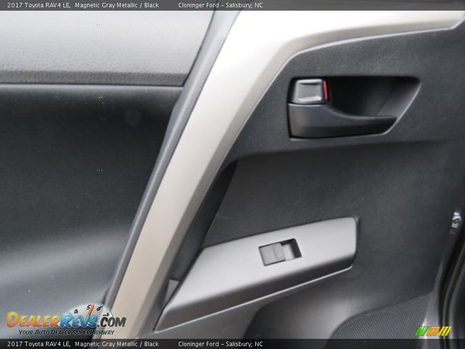 2017 Toyota RAV4 LE Magnetic Gray Metallic / Black Photo #7