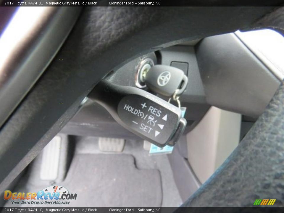 2017 Toyota RAV4 LE Magnetic Gray Metallic / Black Photo #15