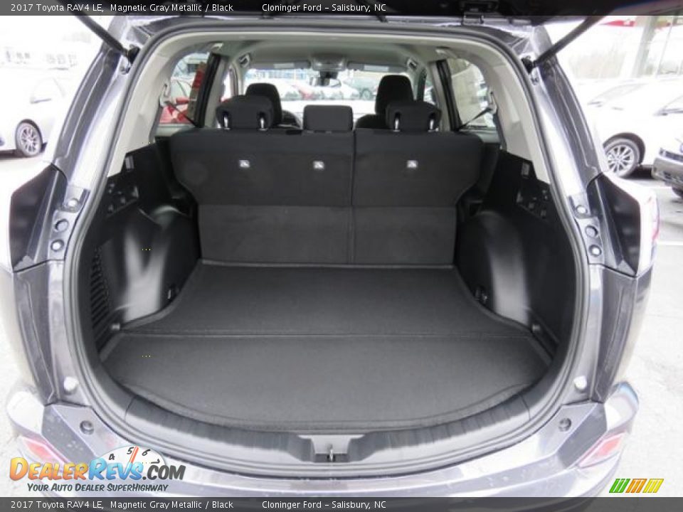 2017 Toyota RAV4 LE Magnetic Gray Metallic / Black Photo #20