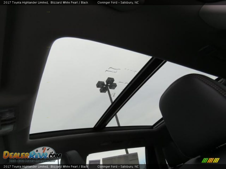 2017 Toyota Highlander Limited Blizzard White Pearl / Black Photo #12