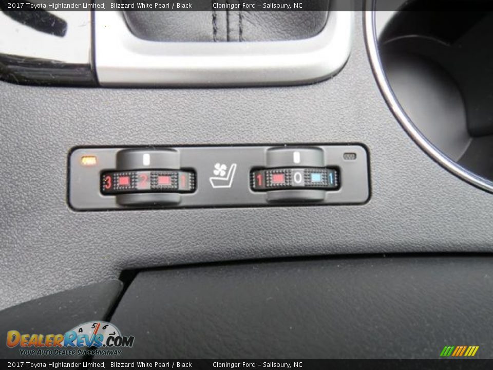 2017 Toyota Highlander Limited Blizzard White Pearl / Black Photo #21