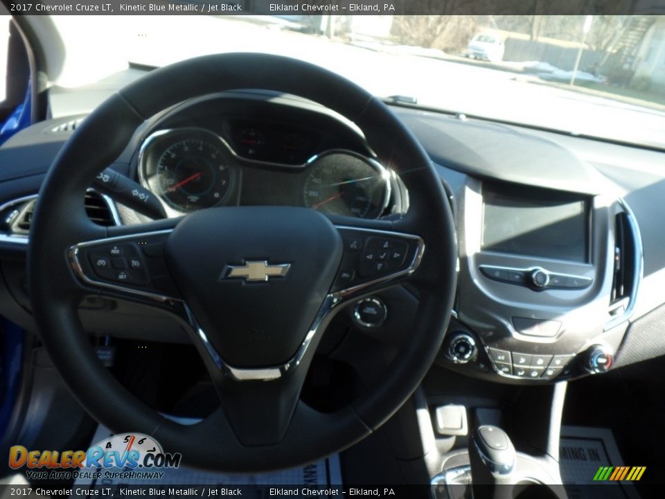 2017 Chevrolet Cruze LT Kinetic Blue Metallic / Jet Black Photo #17