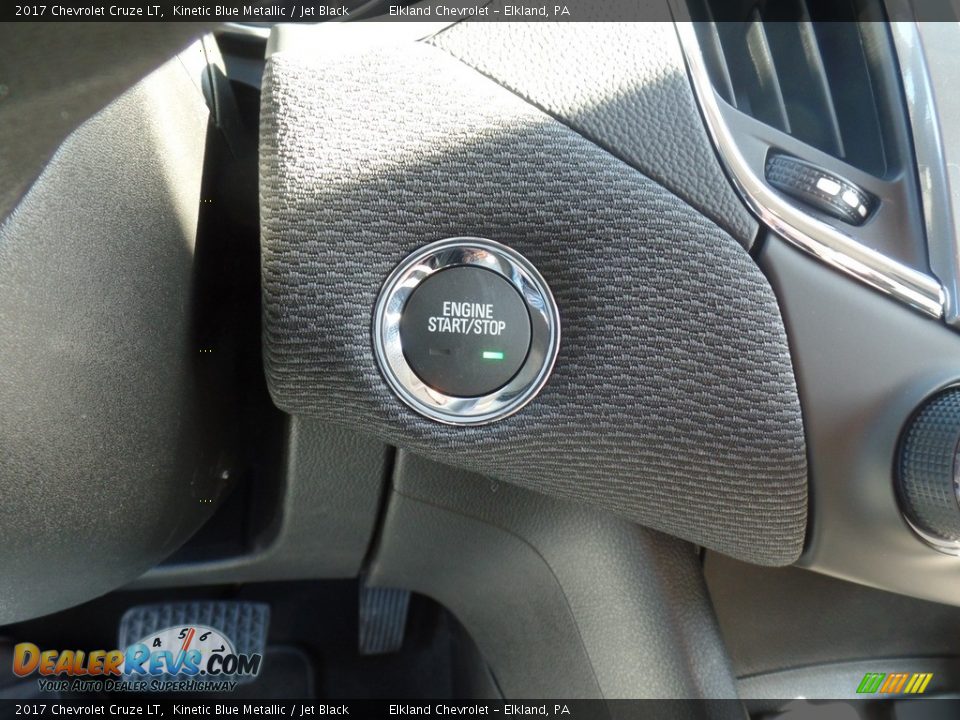 2017 Chevrolet Cruze LT Kinetic Blue Metallic / Jet Black Photo #23