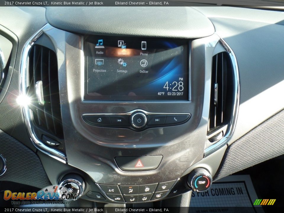 2017 Chevrolet Cruze LT Kinetic Blue Metallic / Jet Black Photo #25