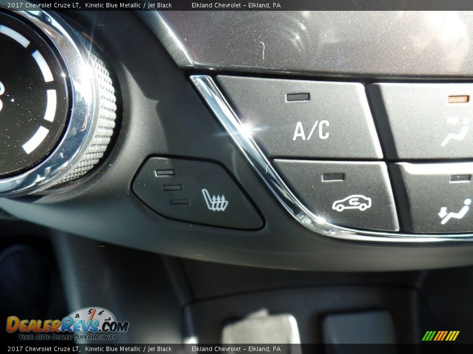 2017 Chevrolet Cruze LT Kinetic Blue Metallic / Jet Black Photo #31